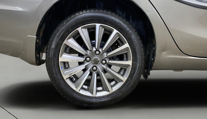 2019 Maruti Ciaz ALPHA  AT 1.5 SHVS PETROL, Petrol, Automatic, 66,179 km, Right Rear Wheel