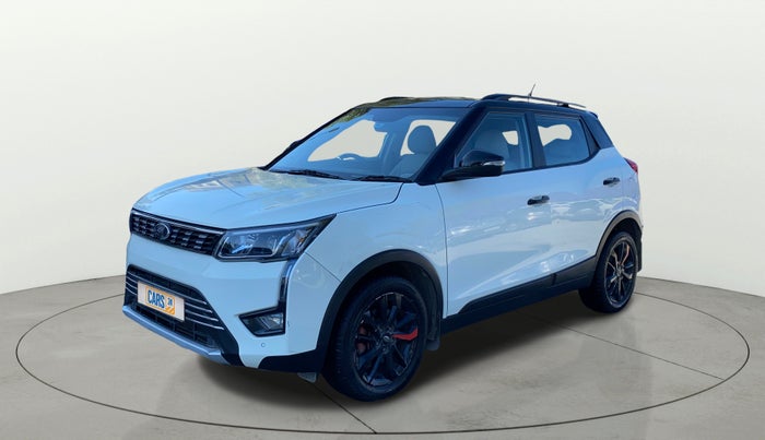 2022 Mahindra XUV300 W8 (O) 1.2 PETROL AMT, Petrol, Automatic, 36,068 km, Left Front Diagonal