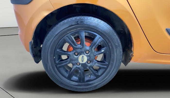 2016 Tata Tiago XZ PETROL, Petrol, Manual, 1,35,171 km, Right Rear Wheel