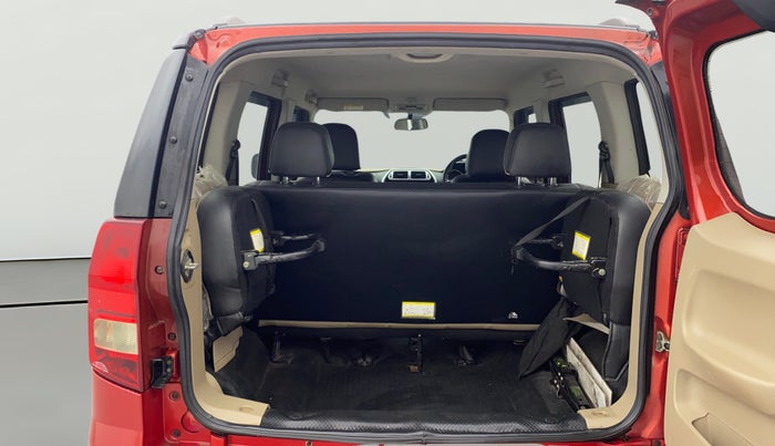 2017 Mahindra TUV300 T10, Diesel, Manual, 60,295 km, Boot Open Zoomed View