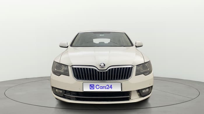 2014 Skoda Superb ELEGANCE 2.0 TDI CR AT, Diesel, Automatic, 1,22,822 km, Front