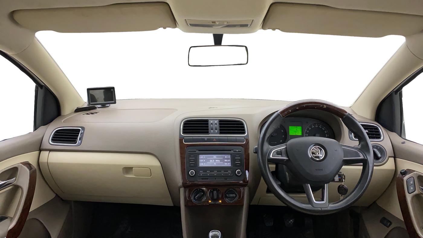 2014 Skoda Rapid AMBITION 1.6 MPI MT PLUS, Petrol, Manual, 45,837 km, Dashboard