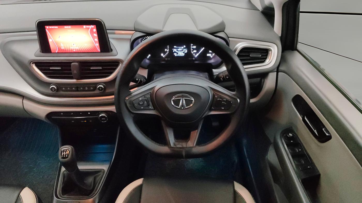 2021 Tata ALTROZ XT PETROL, Petrol, Manual, 24,040 km, Steering Wheel Close Up