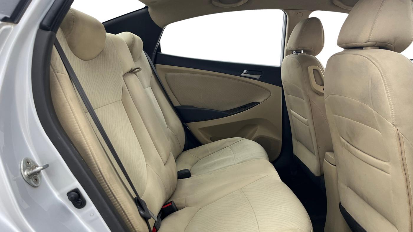 2016 Hyundai Verna 1.6 VTVT SX AT, Petrol, Automatic, 65,239 km, Right Side Rear Door Cabin