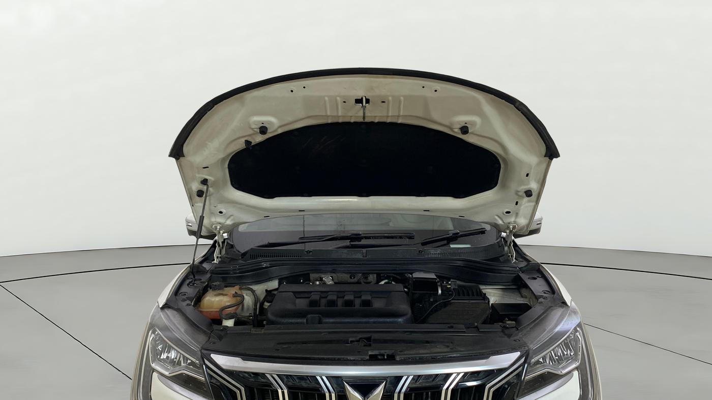 2023 Mahindra XUV700 AX 7 LUXURY D AWD AT 7 STR, Diesel, Automatic, 63,522 km, Open Bonet