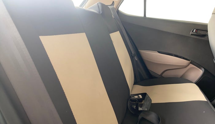 2020 Hyundai Grand i10 MAGNA 1.2 KAPPA VTVT, Petrol, Manual, 13,254 km, Right Side Rear Door Cabin