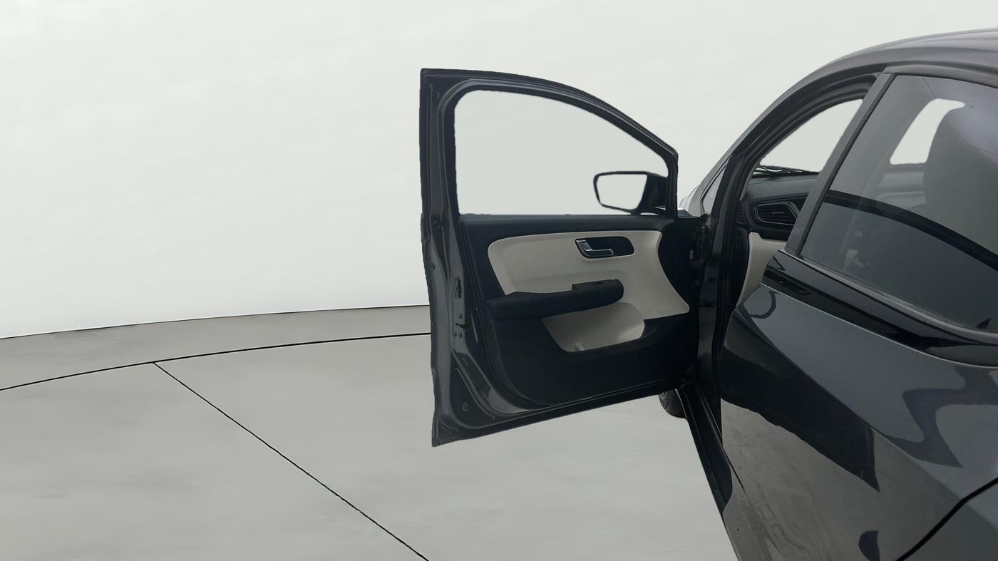 2023 Tata ALTROZ XZA + SUNROOF, Petrol, Automatic, 32,423 km, LHS Front Door