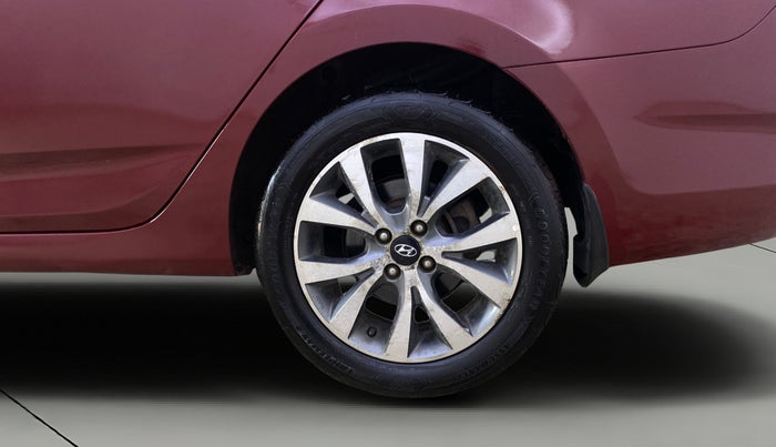 2014 Hyundai Verna FLUIDIC 1.6 VTVT SX OPT, Petrol, Manual, 28,621 km, Left Rear Wheel