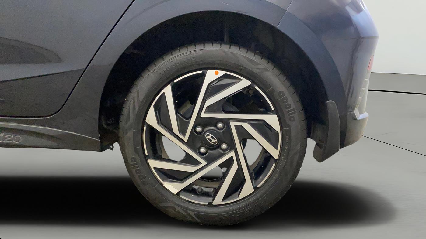2024 Hyundai NEW I20 ASTA (O) 1.2 IVT, Petrol, Automatic, 26,302 km, Left Rear Wheel