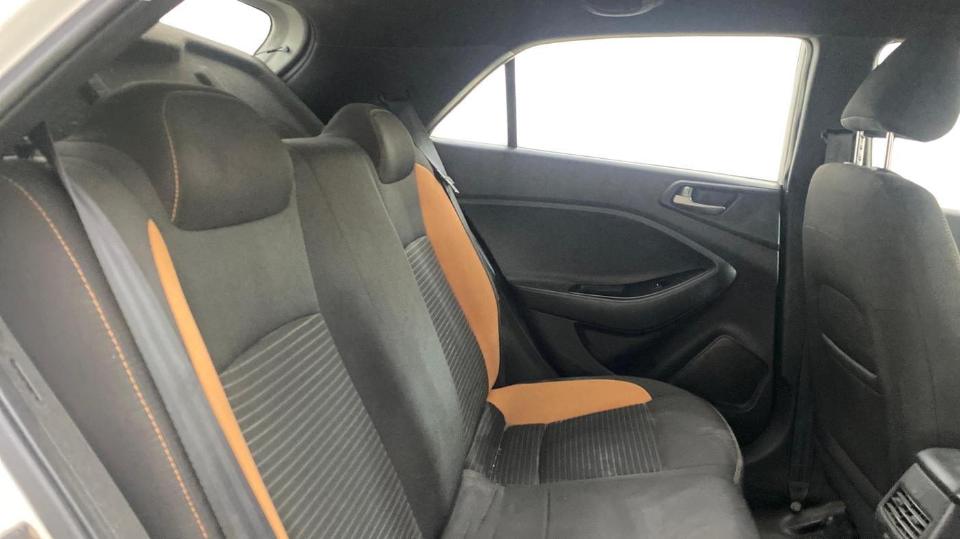 2017 Hyundai i20 Active 1.2 S, Petrol, Manual, 31,926 km, Right Side Rear Door Cabin