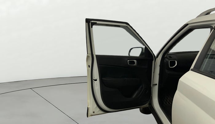 2021 Hyundai VENUE S 1.5 CRDI, Diesel, Manual, 78,924 km, LHS Front Door