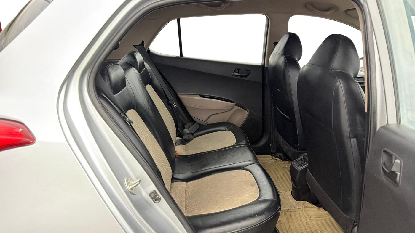 2018 Hyundai Grand i10 MAGNA AT 1.2 KAPPA VTVT, Petrol, Automatic, 56,890 km, Right Side Rear Door Cabin