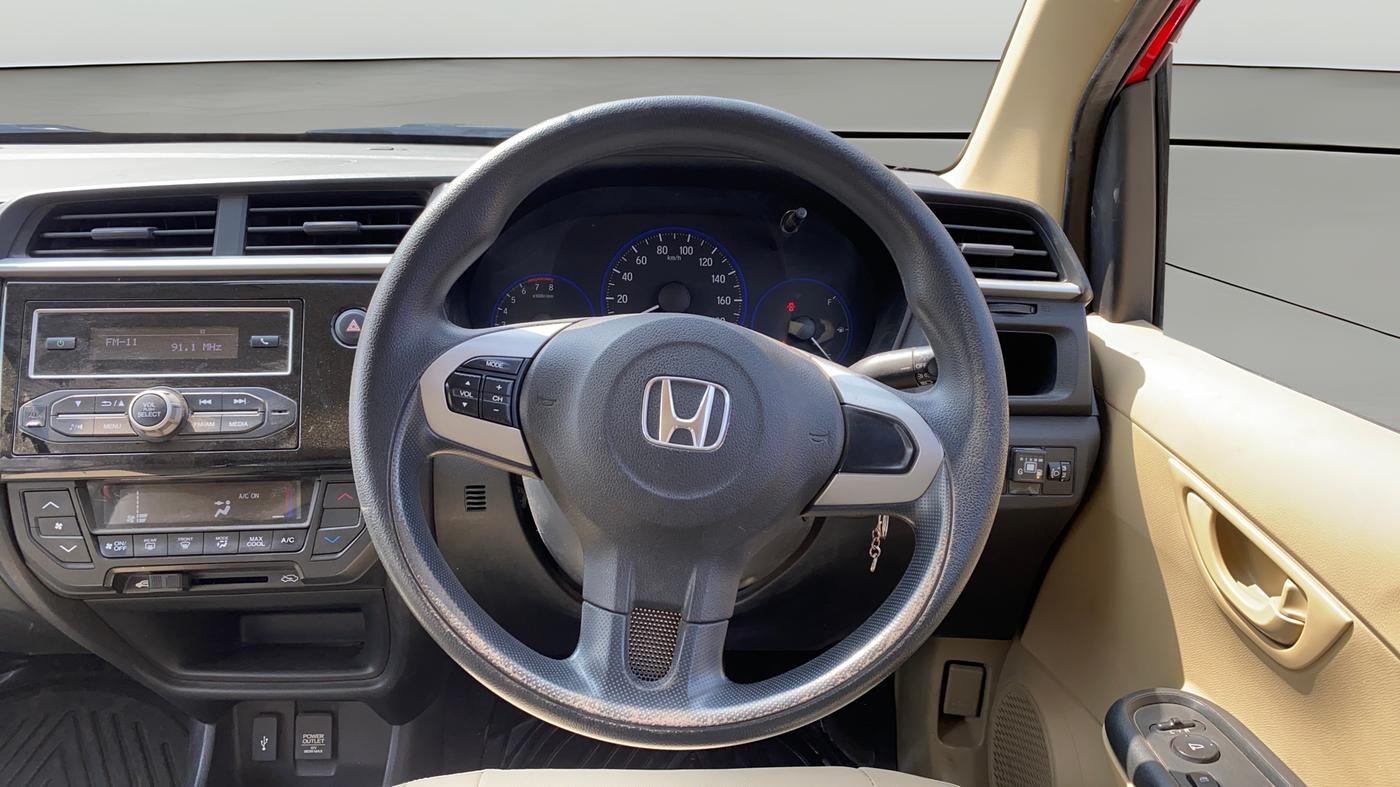 2017 Honda Brio S MT, CNG, Manual, 47,645 km, Steering Wheel Close Up