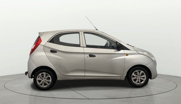 2018 Hyundai Eon MAGNA +, Petrol, Manual, 30,714 km, Right Side View