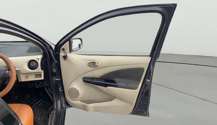 2012 Toyota Etios GD, Diesel, Manual, 97,115 km, RHS Front Door