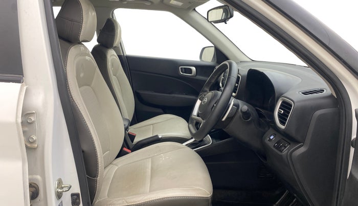 2021 Hyundai VENUE SX PLUS 1.0 TURBO DCT, Petrol, Automatic, 1,06,047 km, Right Side Front Door Cabin