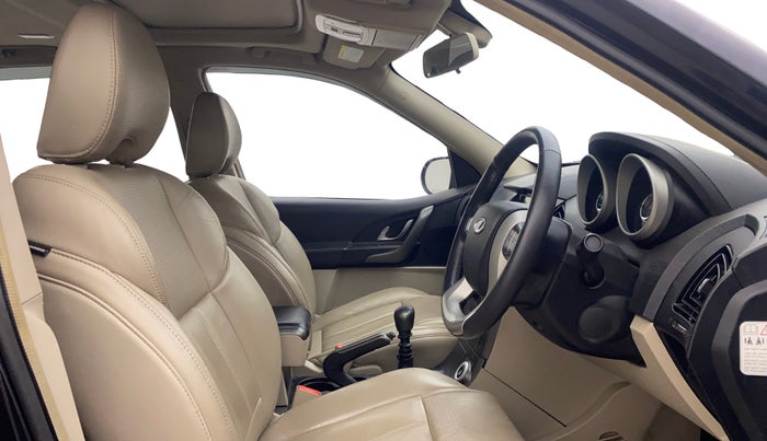 2015 Mahindra XUV500 W10, Diesel, Manual, 50,127 km, Right Side Front Door Cabin