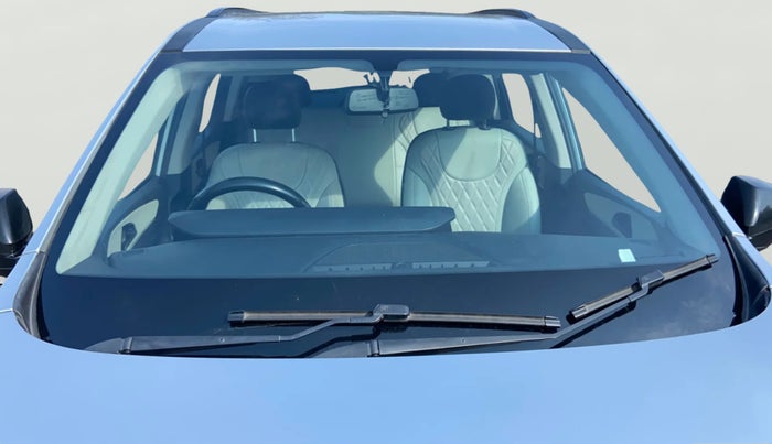 2021 Mahindra XUV700 AX 3 P AT 5 STR, Petrol, Automatic, 50,006 km, Front Windshield