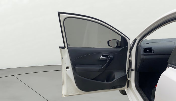 2016 Volkswagen Polo COMFORTLINE 1.2L, Petrol, Manual, 95,471 km, LHS Front Door