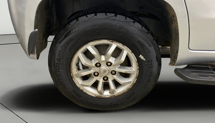 2016 Mahindra TUV300 T8, Diesel, Manual, 1,19,162 km, Right Rear Wheel