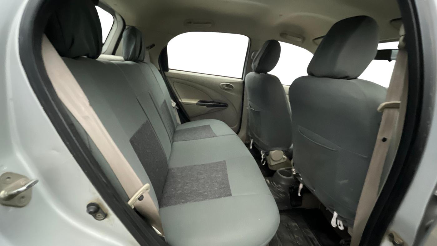 2015 Toyota Etios VX, Petrol, Manual, 62,943 km, Right Side Rear Door Cabin
