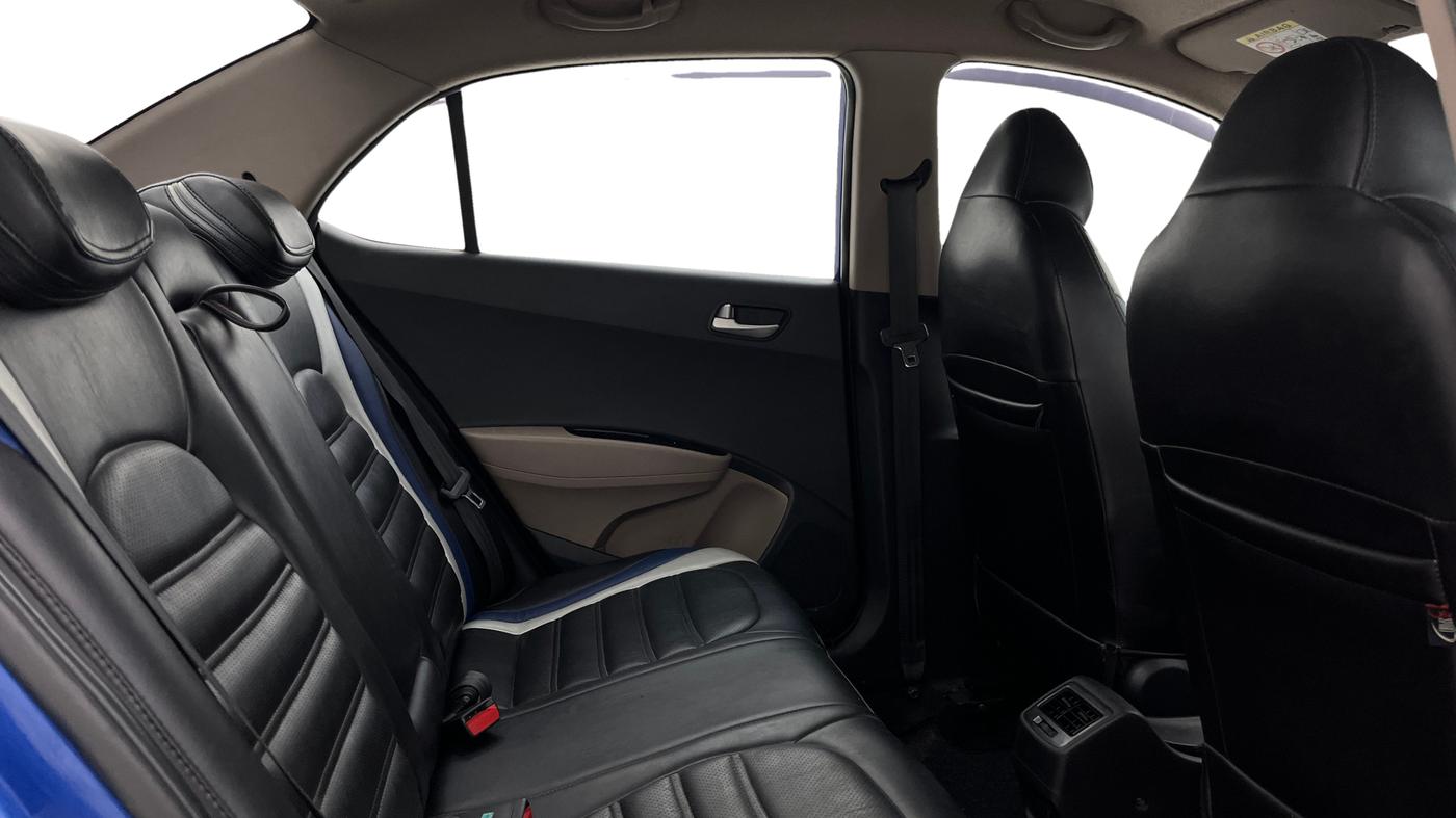 2015 Hyundai Xcent SX AT 1.2 (O), Petrol, Automatic, 63,320 km, Right Side Rear Door Cabin