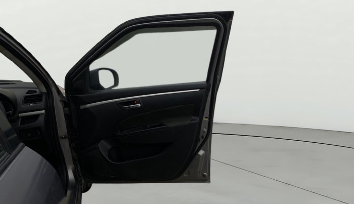 2013 Maruti Swift ZXI, Petrol, Manual, 1,30,139 km, RHS Front Door