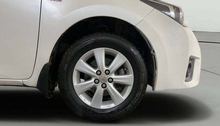 2015 Toyota Corolla Altis G PETROL, Petrol, Manual, 97,407 km, Right Front Wheel