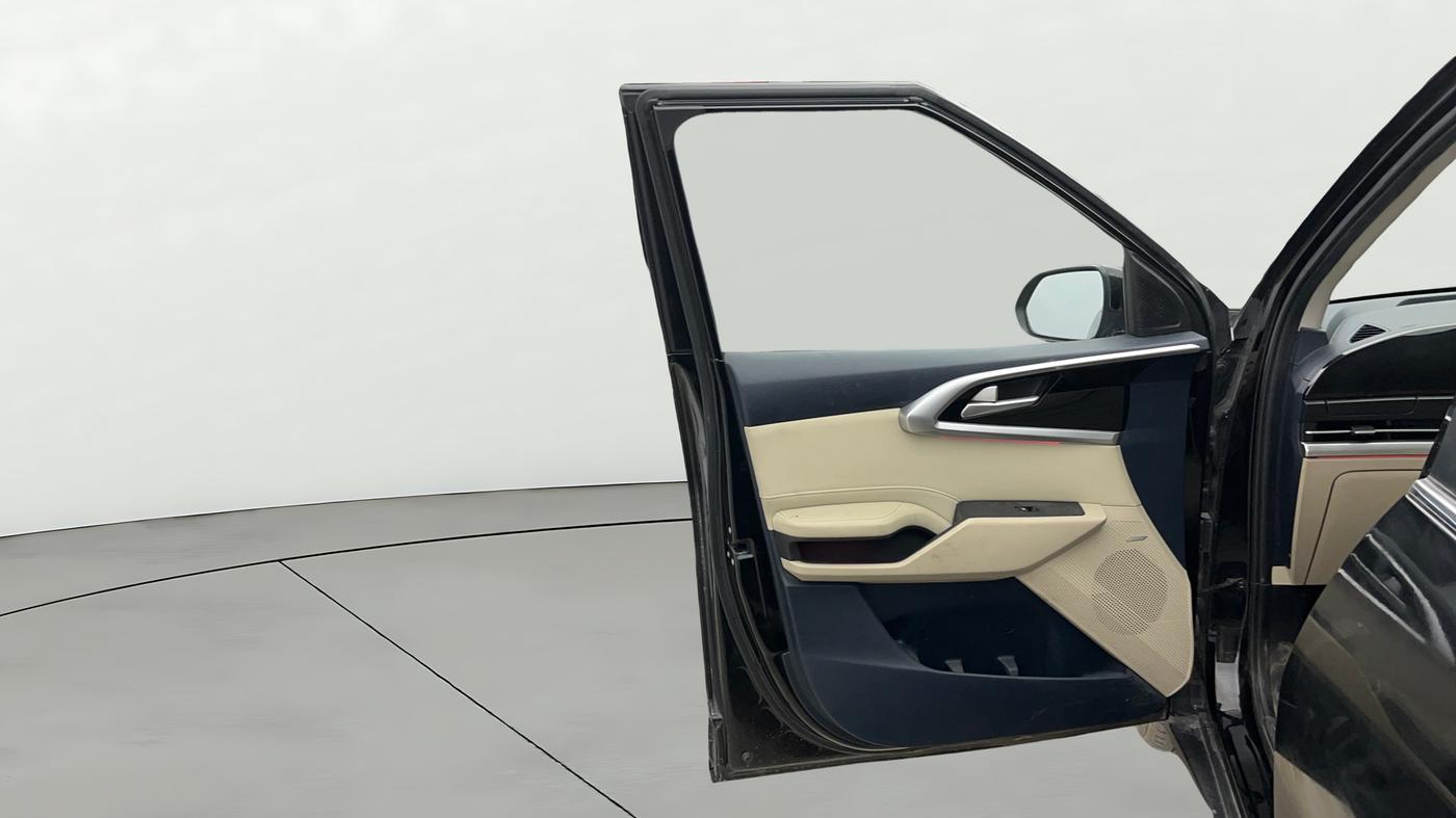 2022 KIA CARENS LUXURY PLUS 1.4 PETROL DCT 7 STR, Petrol, Automatic, 63,105 km, LHS Front Door
