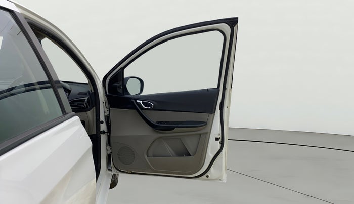 2019 Tata Tiago XZ DIESEL, Diesel, Manual, 61,791 km, RHS Front Door