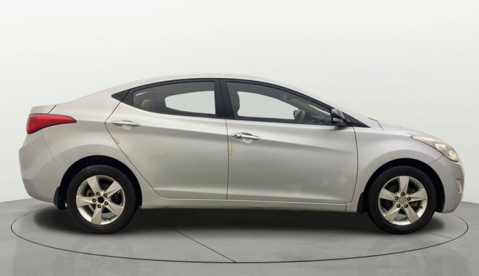 2013 Hyundai New Elantra 1.8 S VTVT, Petrol, Manual, 1,17,470 km, Right Side View
