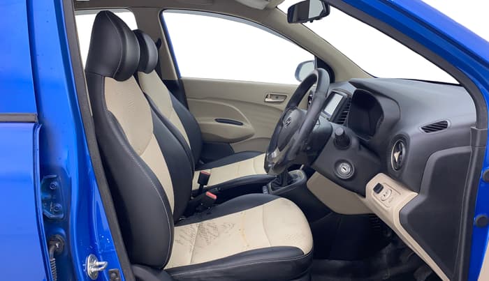 2018 Hyundai NEW SANTRO SPORTZ CNG, CNG, Manual, 1,25,446 km, Right Side Front Door Cabin