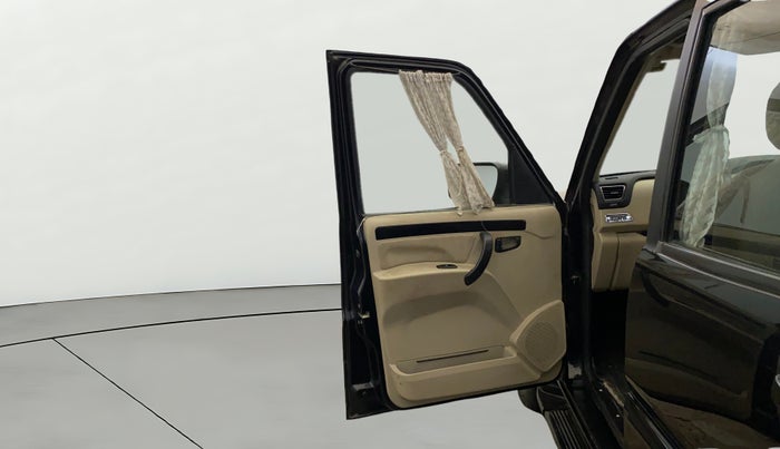 2023 Mahindra SCORPIO CLASSIC S11 7STR, Diesel, Manual, 38,227 km, LHS Front Door