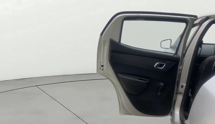 2018 Renault Kwid RXT 1.0 AMT, Petrol, Automatic, 32,954 km, LHS Rear Door