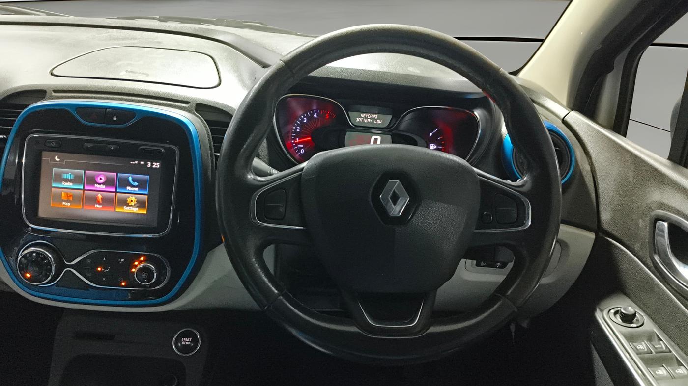2018 Renault Captur RXT DIESEL DUAL TONE, Diesel, Manual, 92,525 km, Steering Wheel Close Up