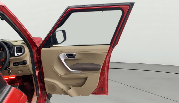 2017 Mahindra TUV300 T8, Diesel, Manual, 47,261 km, RHS Front Door