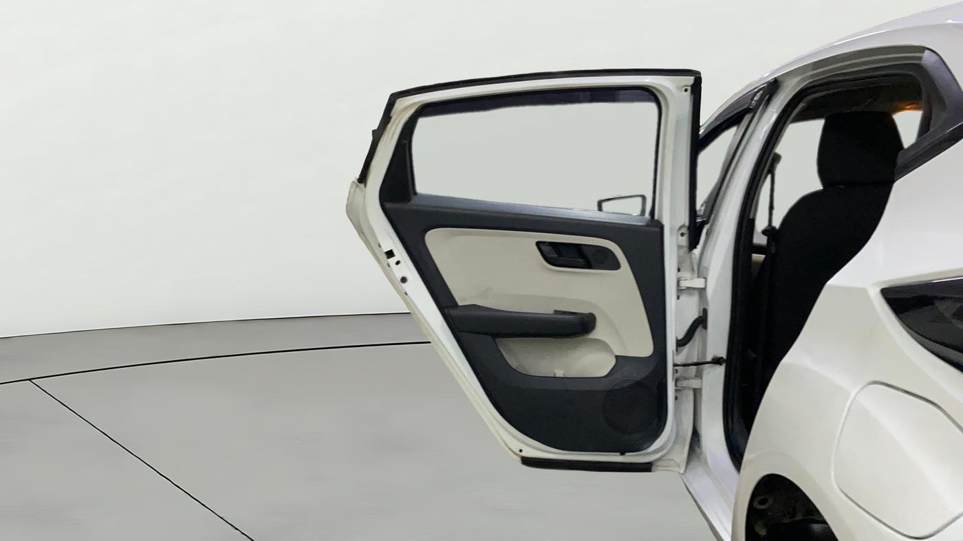 2022 Tata ALTROZ XM PLUS DIESEL, Diesel, Manual, 35,038 km, LHS Rear Door