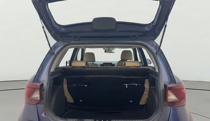 2020 Hyundai VENUE SX 1.4 CRDI, Diesel, Manual, 94,599 km, Boot Open Zoomed View