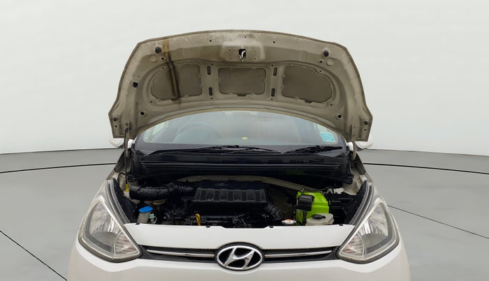2014 Hyundai Xcent SX 1.2 (O), Petrol, Manual, 1,08,954 km, Open Bonet