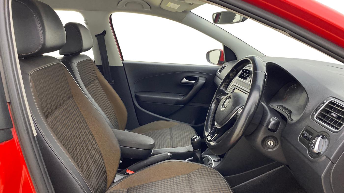 2017 Volkswagen Polo HIGHLINE PLUS 1.2(16 ALLOY, Petrol, Manual, 62,663 km, Right Side Front Door Cabin