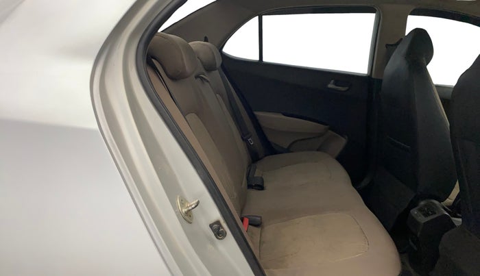 2014 Hyundai Xcent S (O) 1.2, Petrol, Manual, 1,18,579 km, Right Side Rear Door Cabin