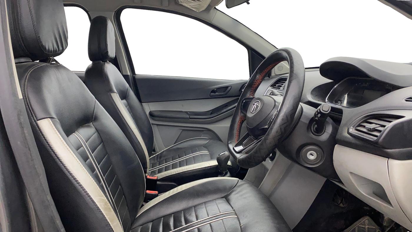 2022 Tata Tiago XM CNG, CNG, Manual, 90,117 km, Right Side Front Door Cabin