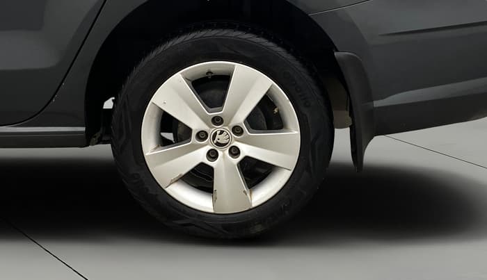 2018 Skoda Rapid AMBITION 1.6 MPI MT, Petrol, Manual, 32,329 km, Left Rear Wheel