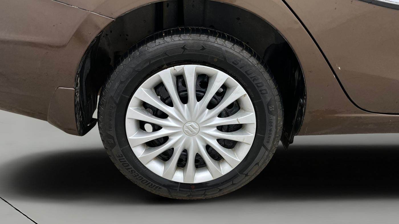 2016 Maruti Ciaz VXI+, Petrol, Manual, 61,684 km, Right Rear Wheel