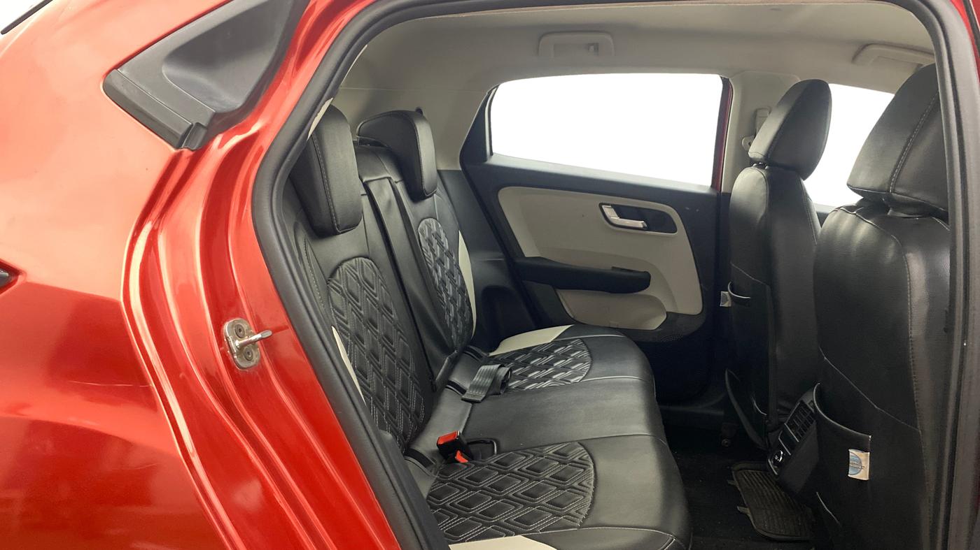 2022 Tata ALTROZ XZA (O), Petrol, Automatic, 23,961 km, Right Side Rear Door Cabin