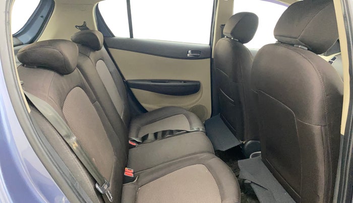 2013 Hyundai i20 ASTA 1.2, Petrol, Manual, 1,24,088 km, Right Side Rear Door Cabin