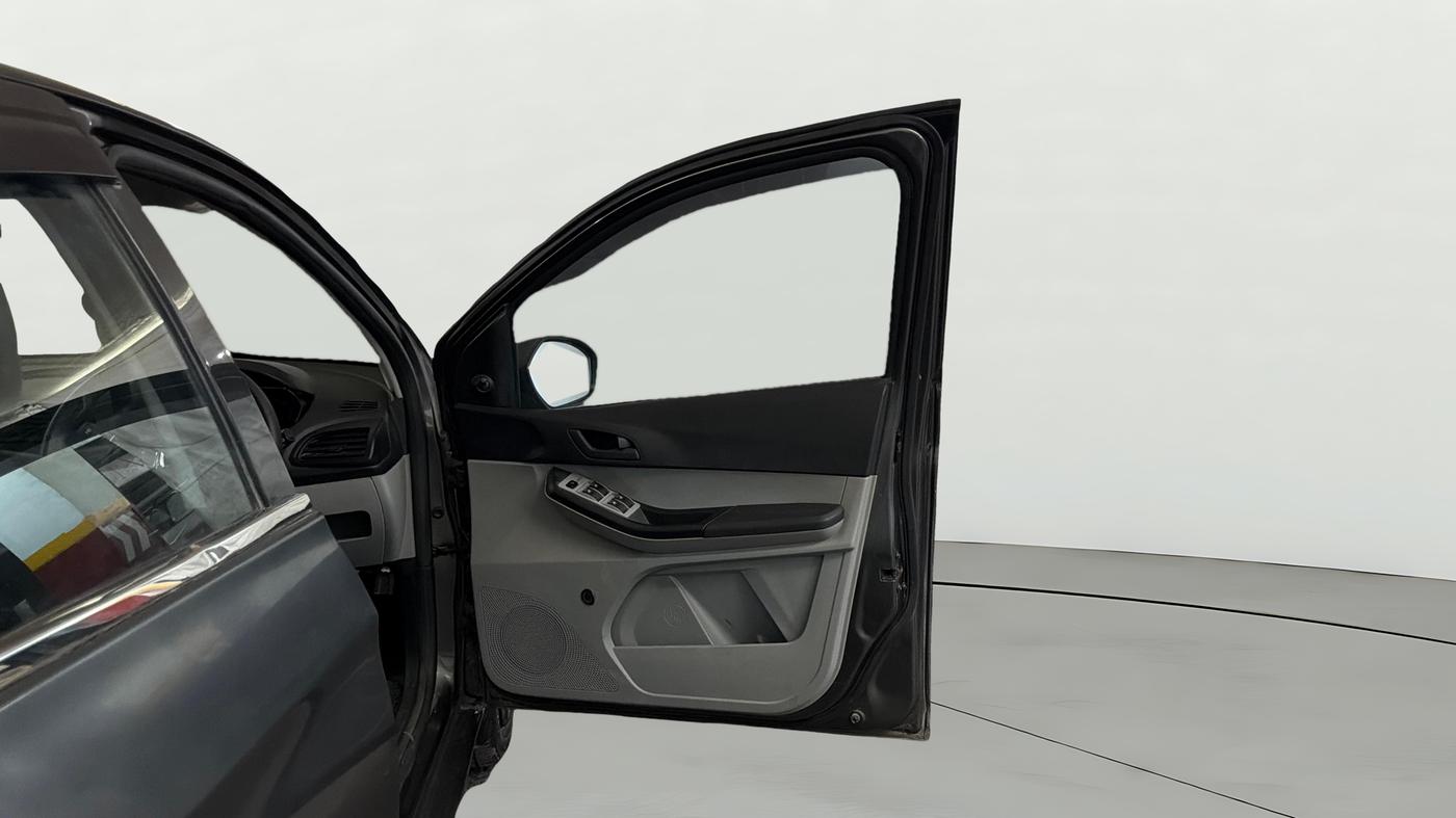 2021 Tata Tiago XM CNG, CNG, Manual, 51,718 km, RHS Front Door