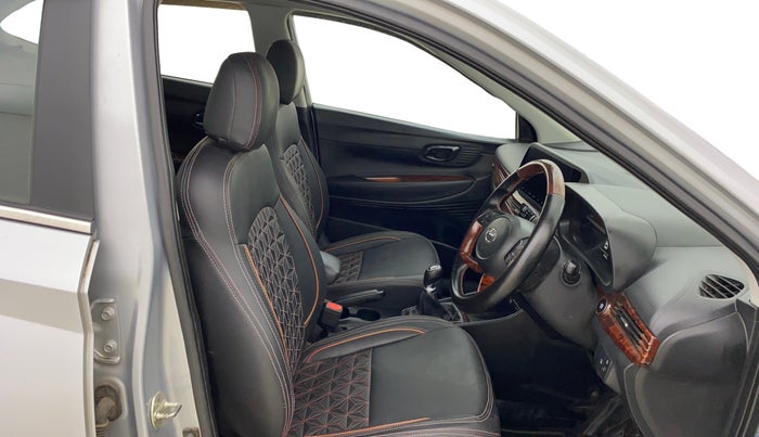 2022 Hyundai NEW I20 ASTA 1.2 MT, Petrol, Manual, 54,233 km, Right Side Front Door Cabin