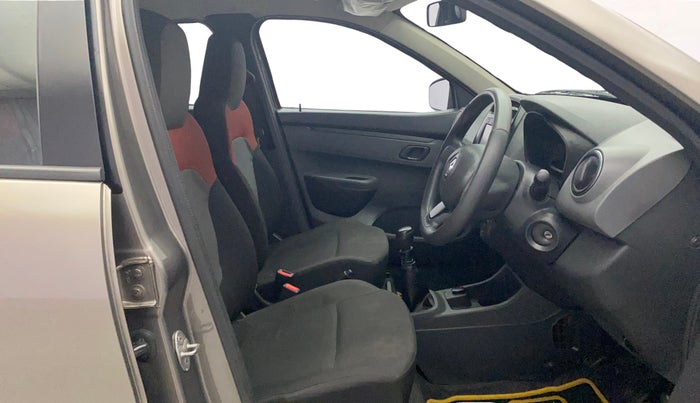 2016 Renault Kwid RXT 0.8 (O), Petrol, Manual, 67,358 km, Right Side Front Door Cabin