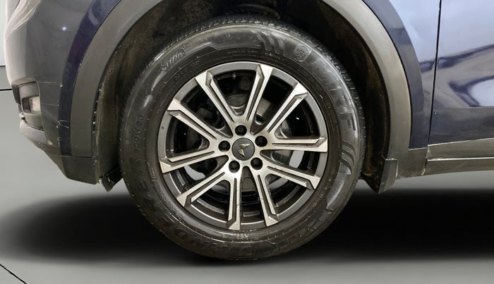 2021 Mahindra XUV700 AX 7 P MT 7 STR, Petrol, Manual, 79,059 km, Left Front Wheel